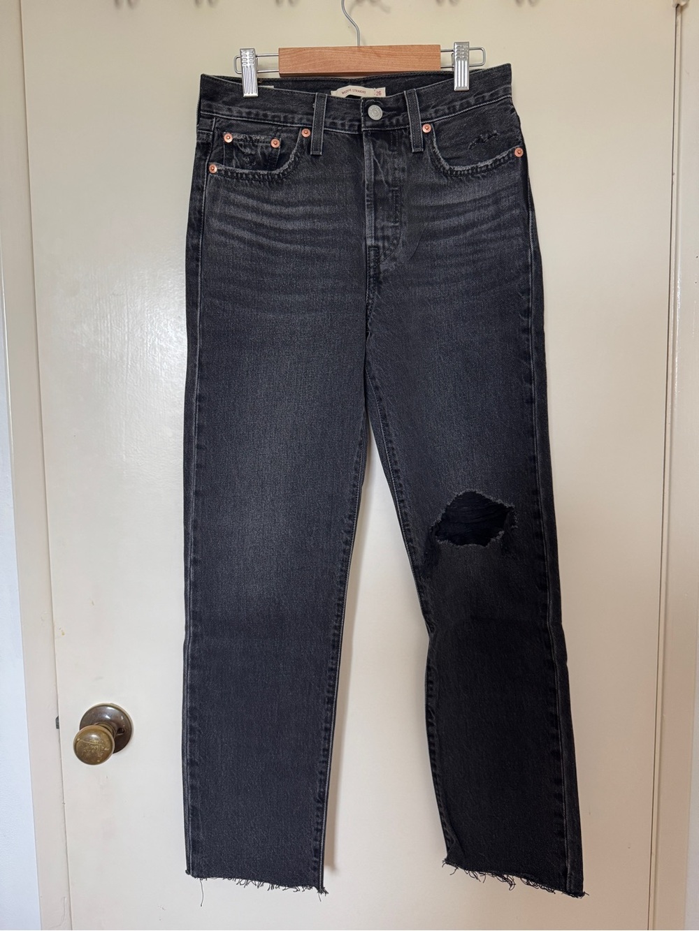 Levi's Premium Wedgie Straight Jeans Black Hole Distressed 26x28